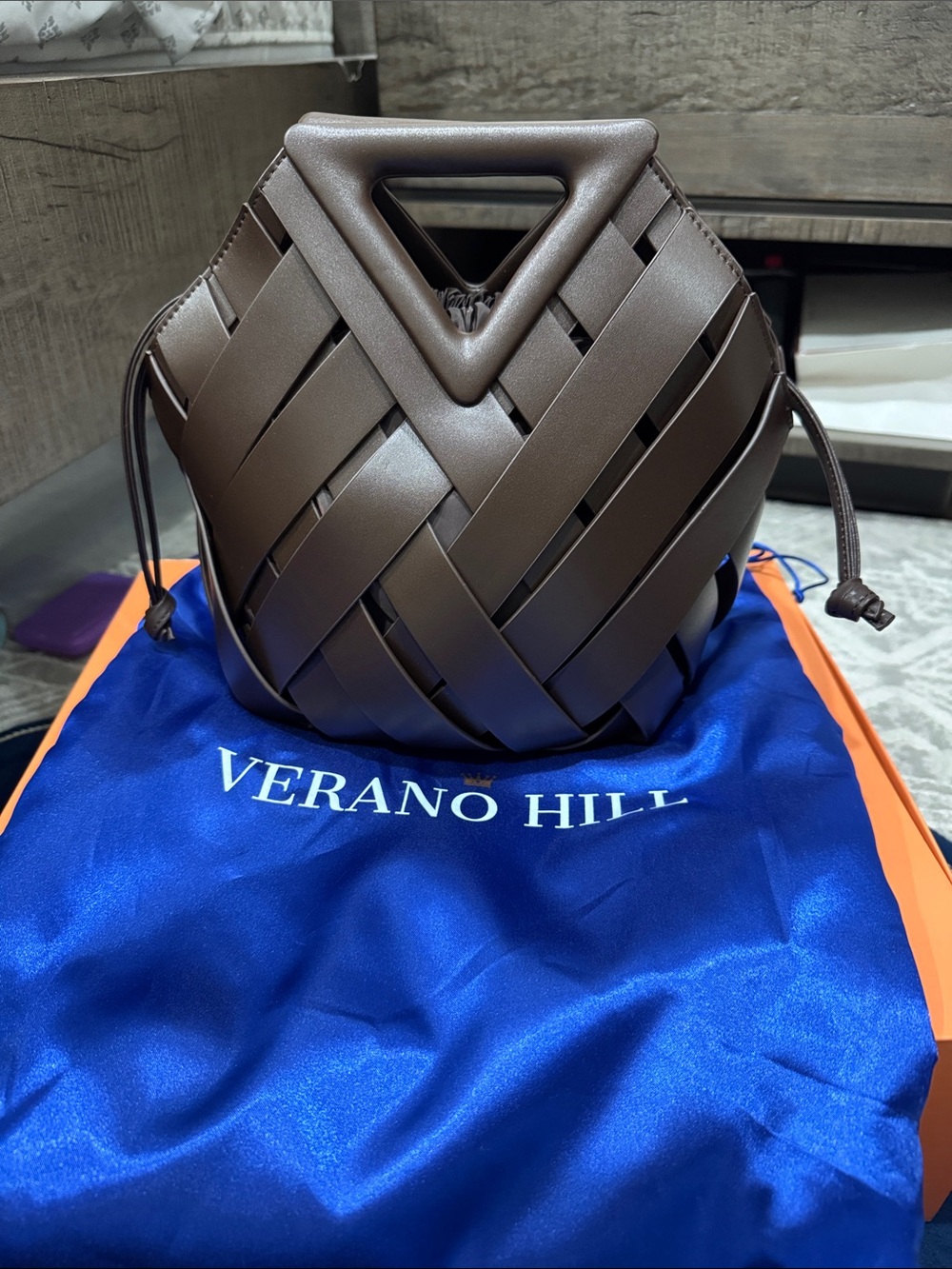 NWOT Verano Hill Brown Woven Crossbody Bag with Triangular Handle
